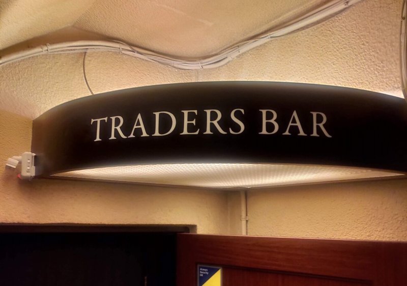 投資家バーの看板