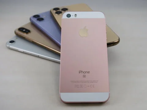 iPhone14にピンクが登場？歴代と比較！｜hikarri