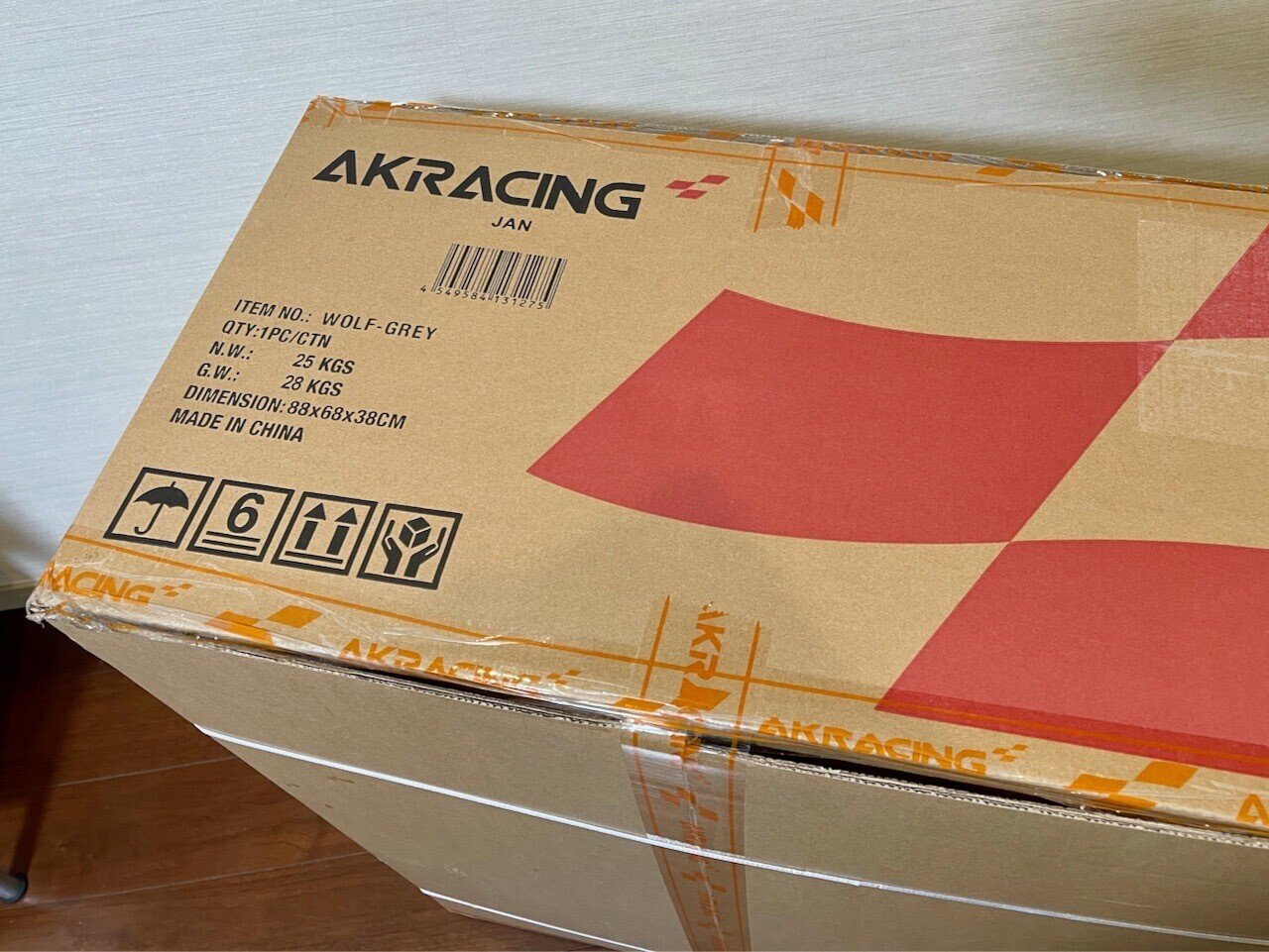 AKRacingのゲーミングチェアWolfシリーズを購入！【自宅PC環境改造計画 