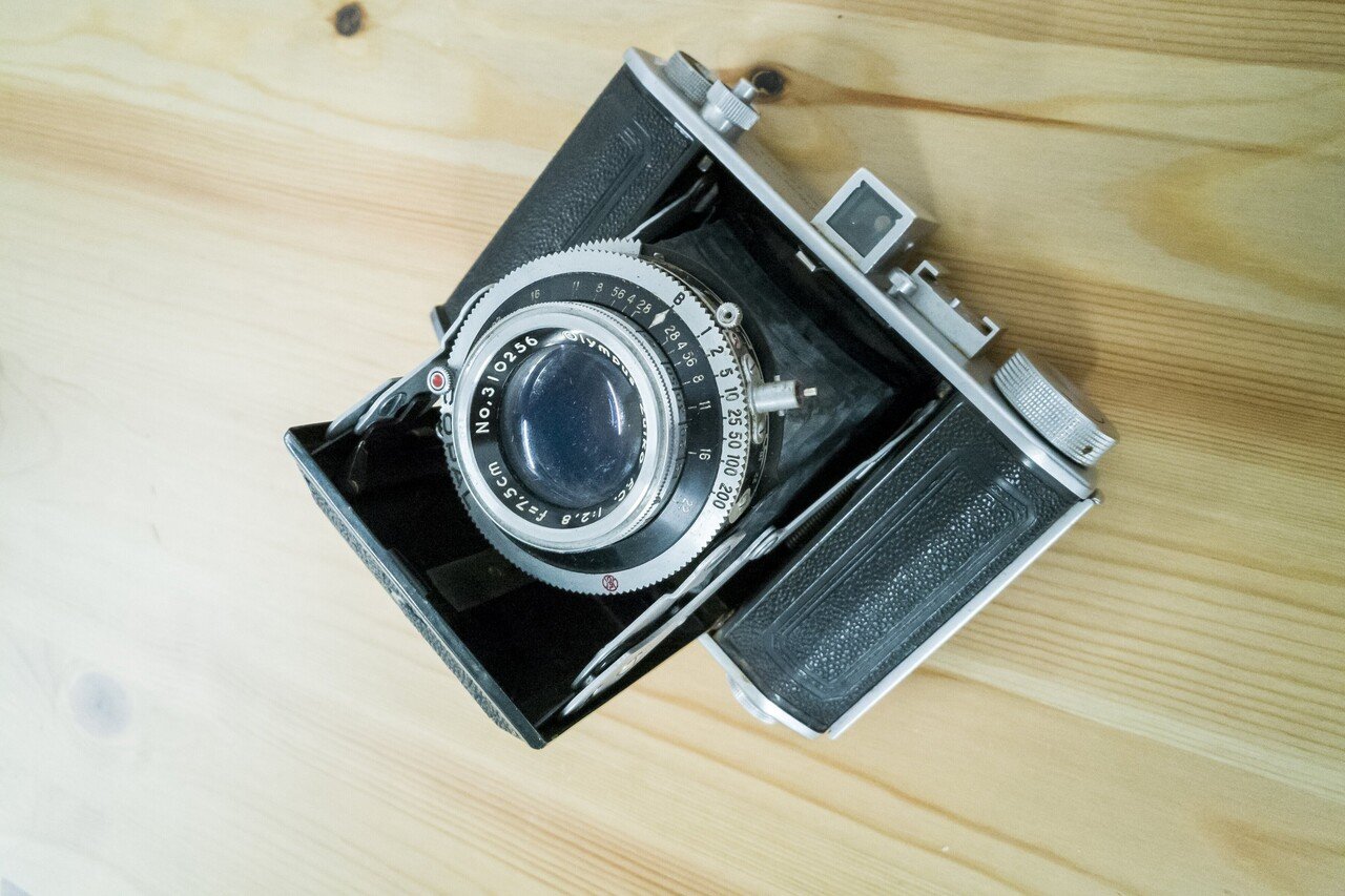 スプリングカメラ（蛇腹カメラ）レンズをEFマウント改造｜Fu->（Image