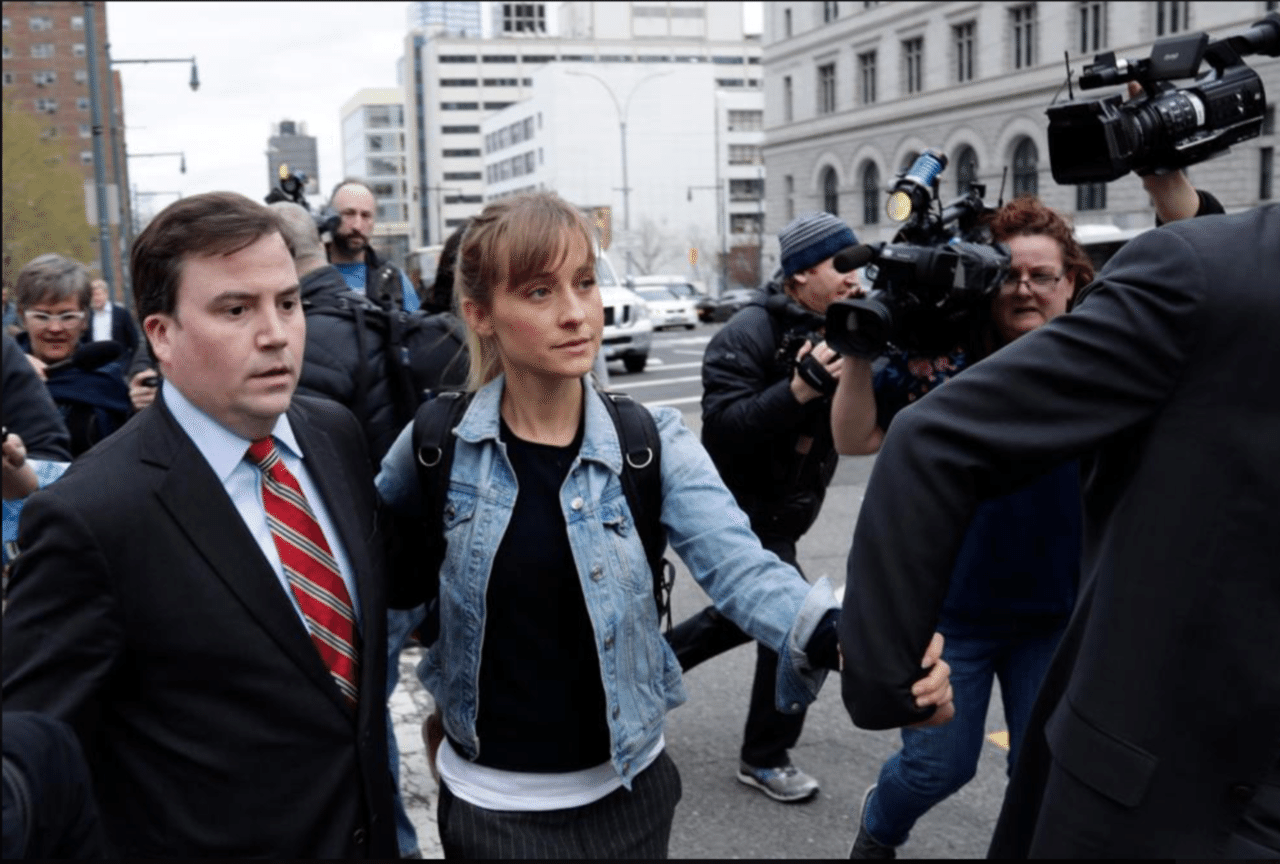 俳優アリソン マック Nxivmの性奴隷事件で3年の刑に すべてがnになる 一般相対性osugi3y レンチ Note 俳優アリソン マック Nxivmの性奴隷事件で3年の刑に すべてがnになる 一般相対性osugi3y レンチ Note