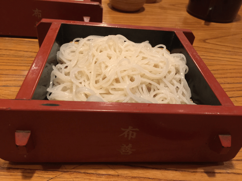 さらしなの暖簾に伝わる変わり蕎麦