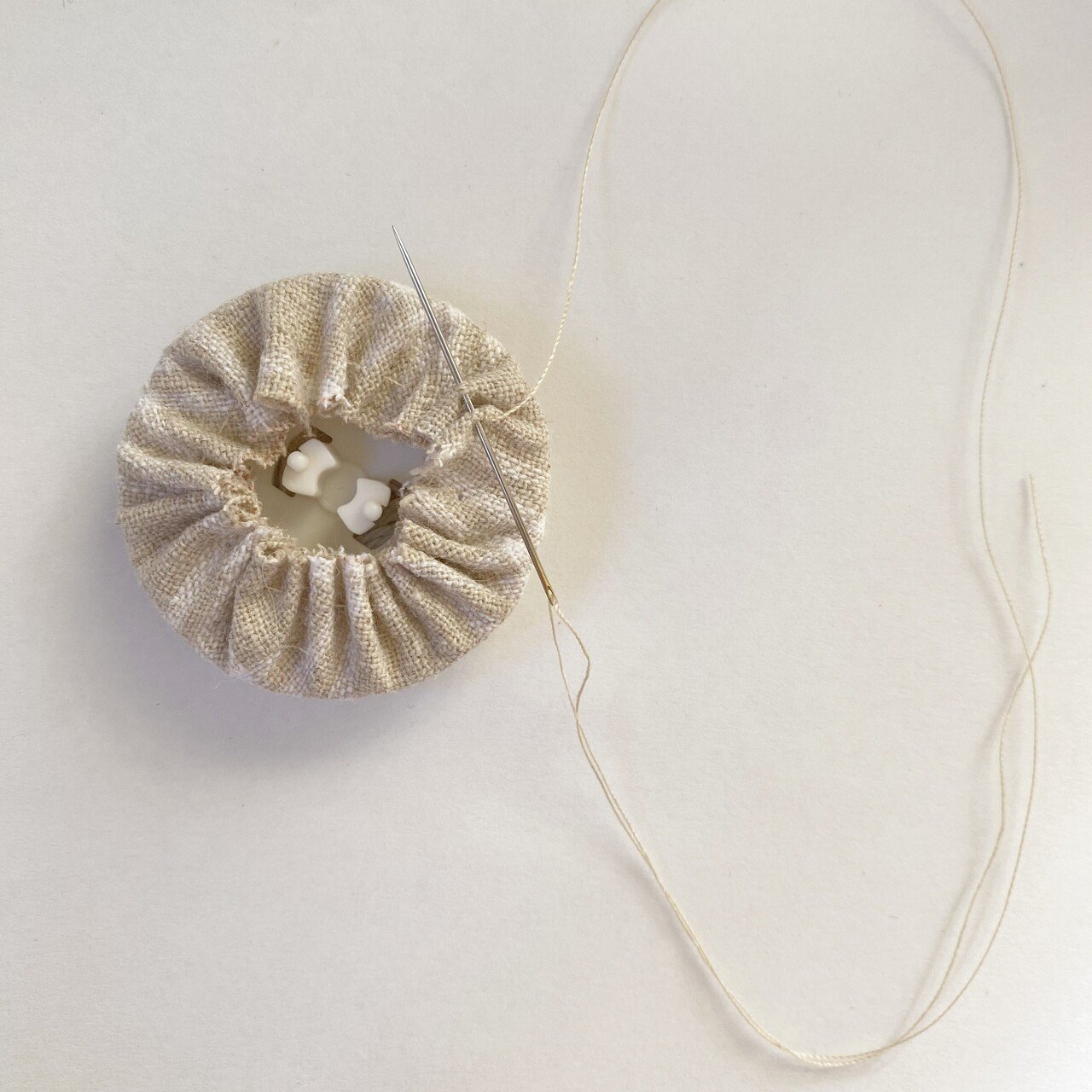 HOWTO ブローチにもできるヘアゴムキットを使ってみよう｜刺繍と手紙