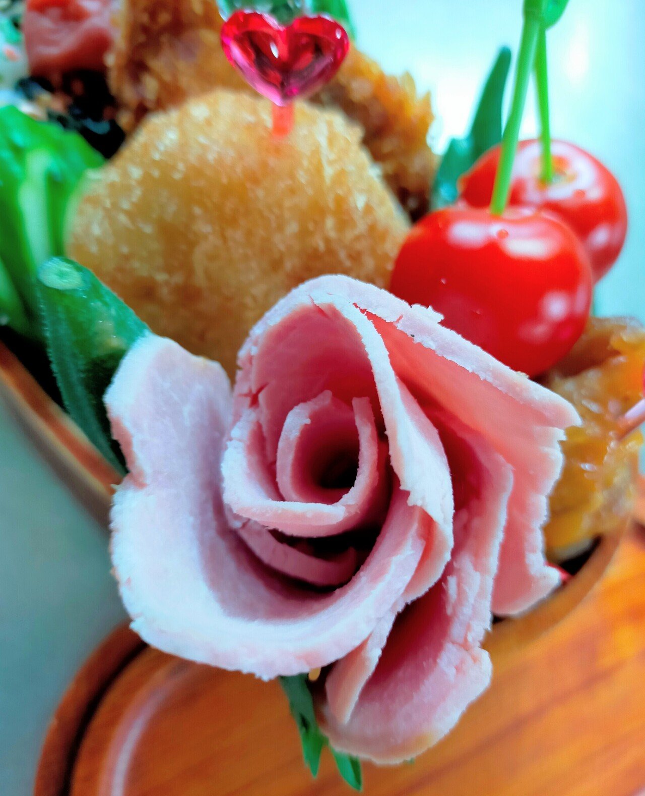 ふたたび 帰ってきた 3d 弁当 ﾟ 久しぶりにこれでもか3d ロースハム の薔薇巻き弁当召し上がれ ー ｳﾝｳﾝ ﾟ 望美 写真 3d弁当 ガーデン弁当 Note