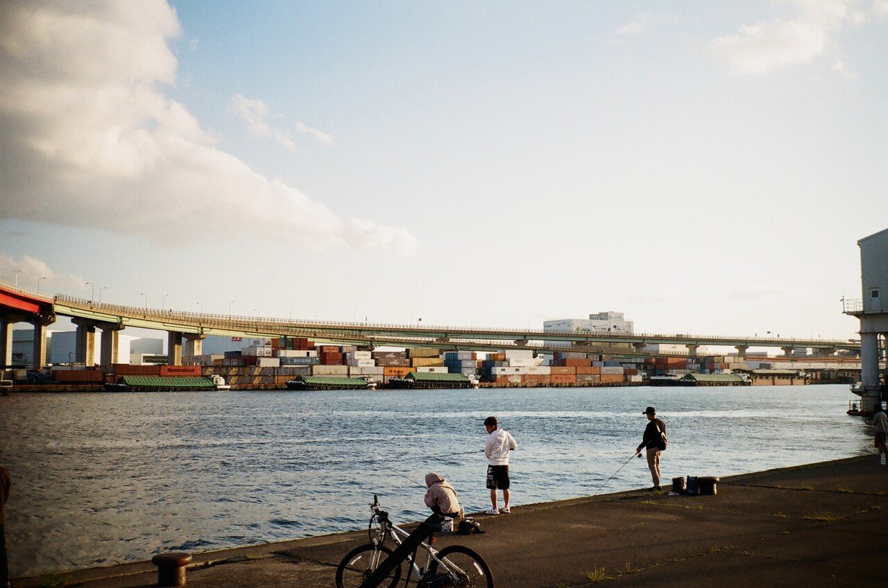 日常に寄り添うカメラ CONTAX T2 【レビュー】(作例追加)|Yuki 日常に寄り添うカメラ CONTAX T2 【レビュー】(作例追加)|Yuki