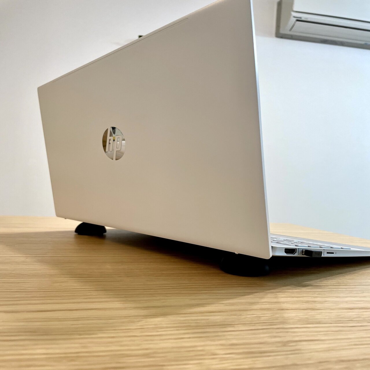 デスク周り紹介 年に数回しか出社しなくなった結果 自宅の仕事場がこうなった マサヨ Note