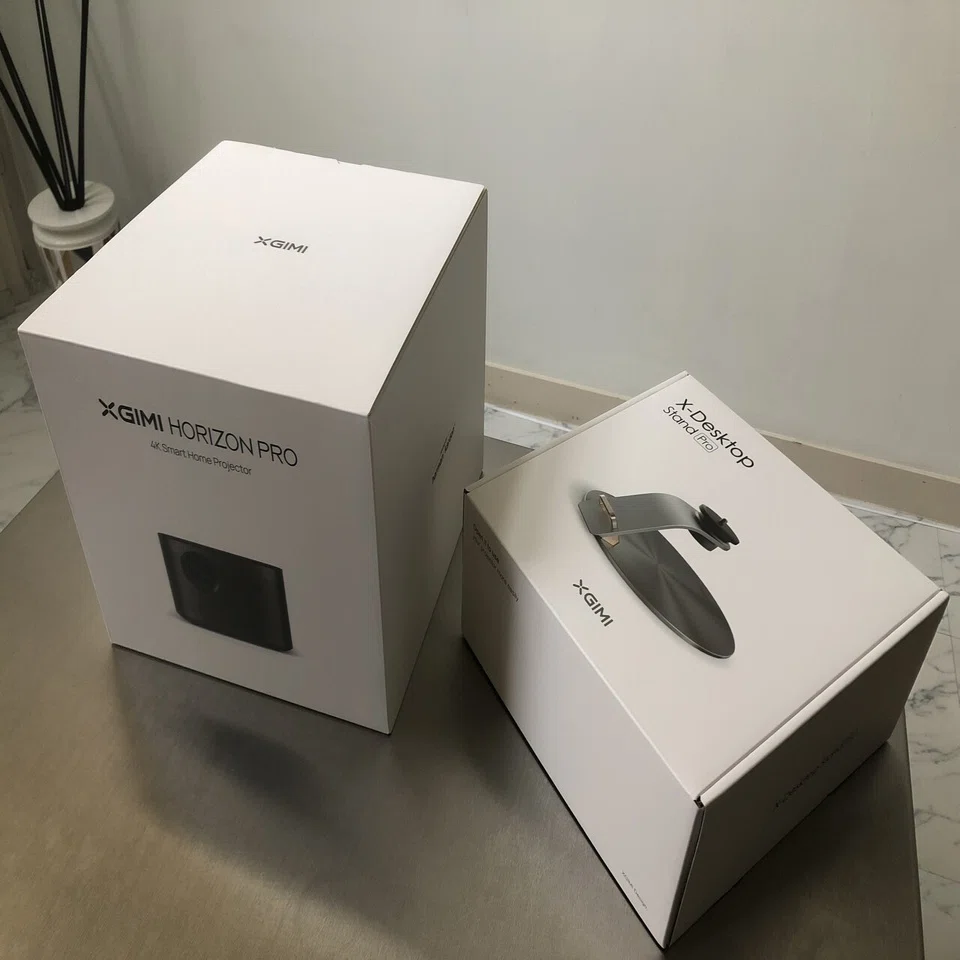 XGIMI HORIZON PRO 4K プロジェクタの明るさとヌルヌル感は異常｜仕事 