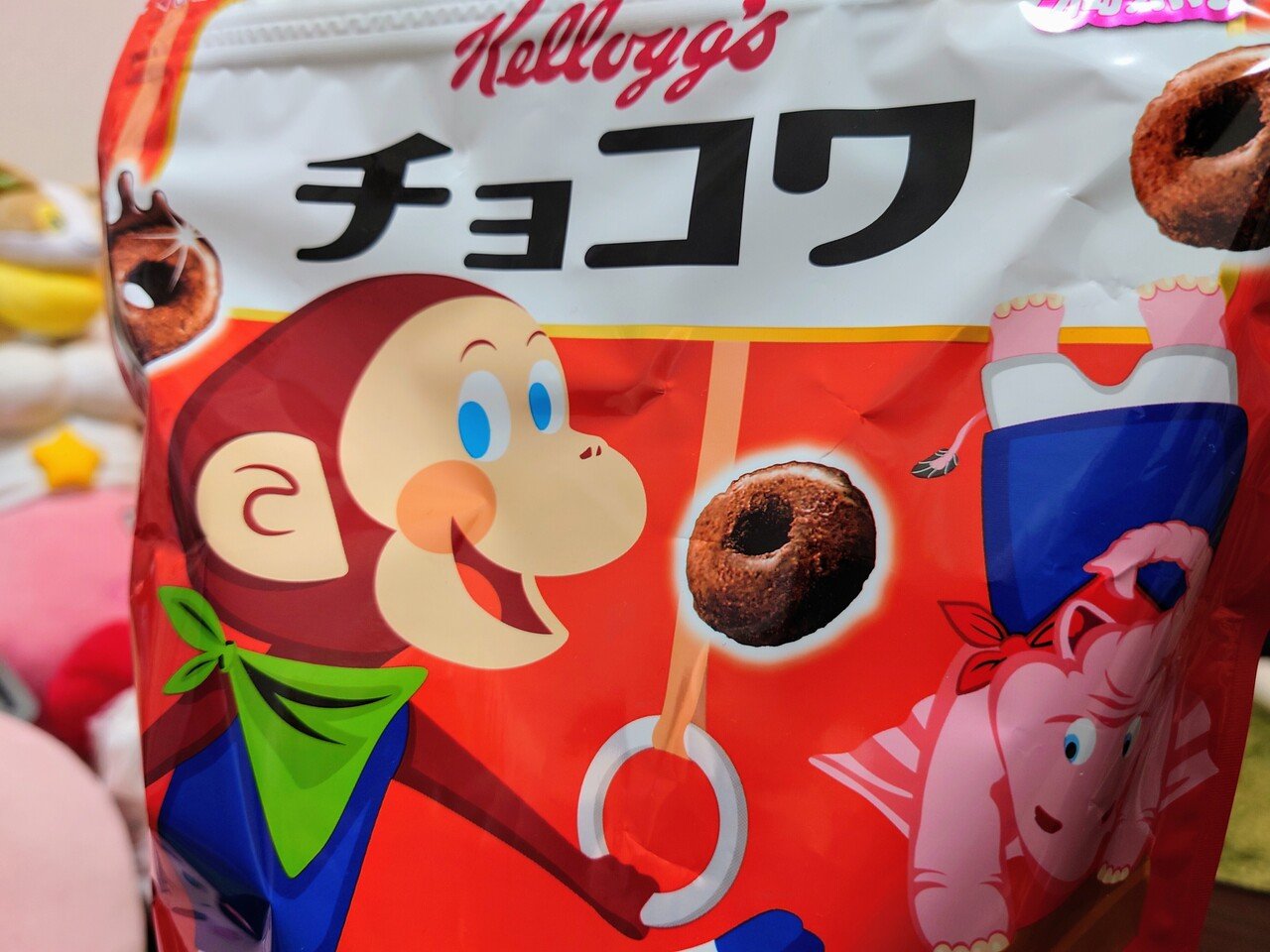 いつものスーパーで買ったけど ココくんじゃない 君は一体誰なんだ 追記 いろいろ調べたところ 期間限定のスポーツビンテージパッケージとのことでした ココくんとメルビンだったのね Ht 箱崎ゆのまる Note