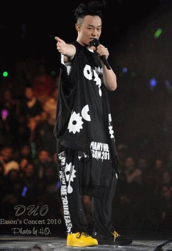 香港黄金時代の継承者「陳奕迅（Eason Chan）」のおちゃめな姿｜太極