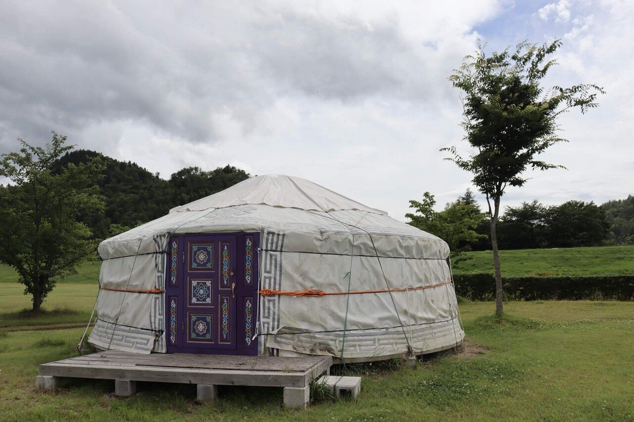 06 07 21 阿賀川の河川敷にあるせせらぎ公園のキャンプ場を取材させていただきました トレーラーハウス モンゴルからやって来たゲルは異国感にあふれ 日本にいることを忘れそうです しかも温泉や 松本 会津美里町 地域おこし協力隊 Note