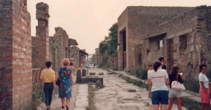 ポンペイの遺跡を歩いた, 1983年7月8日(写真11枚) 〜 "Echoes" Pink Floyd LIVE at ポンペイ, 1971年10月(歌詞和訳)