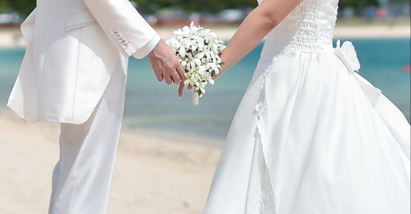 友達の結婚式で余興を任されて漫才をするつもりだったのに 漫才を一緒にやる友達が急遽来れなくなって1人で余興に挑んだ話 佐野寛 Note