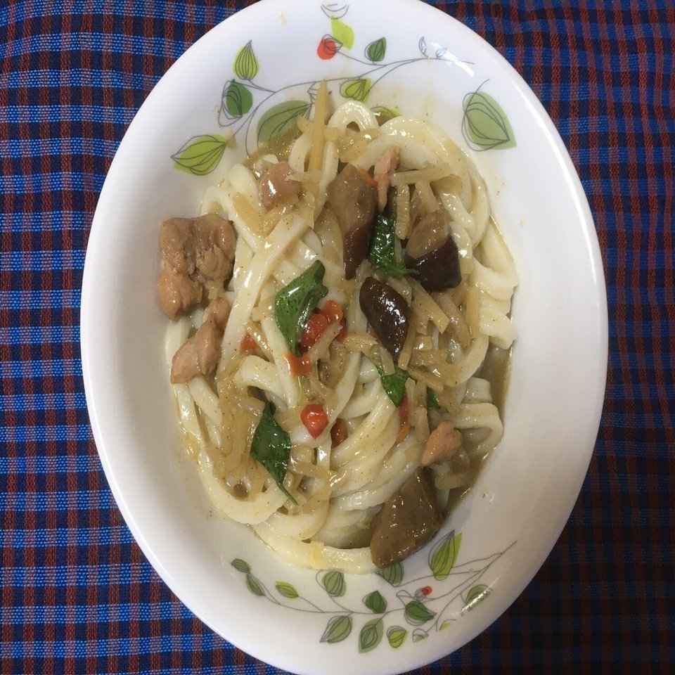 タイバジル香るグリーンカレーうどん ハーブおじさん Note