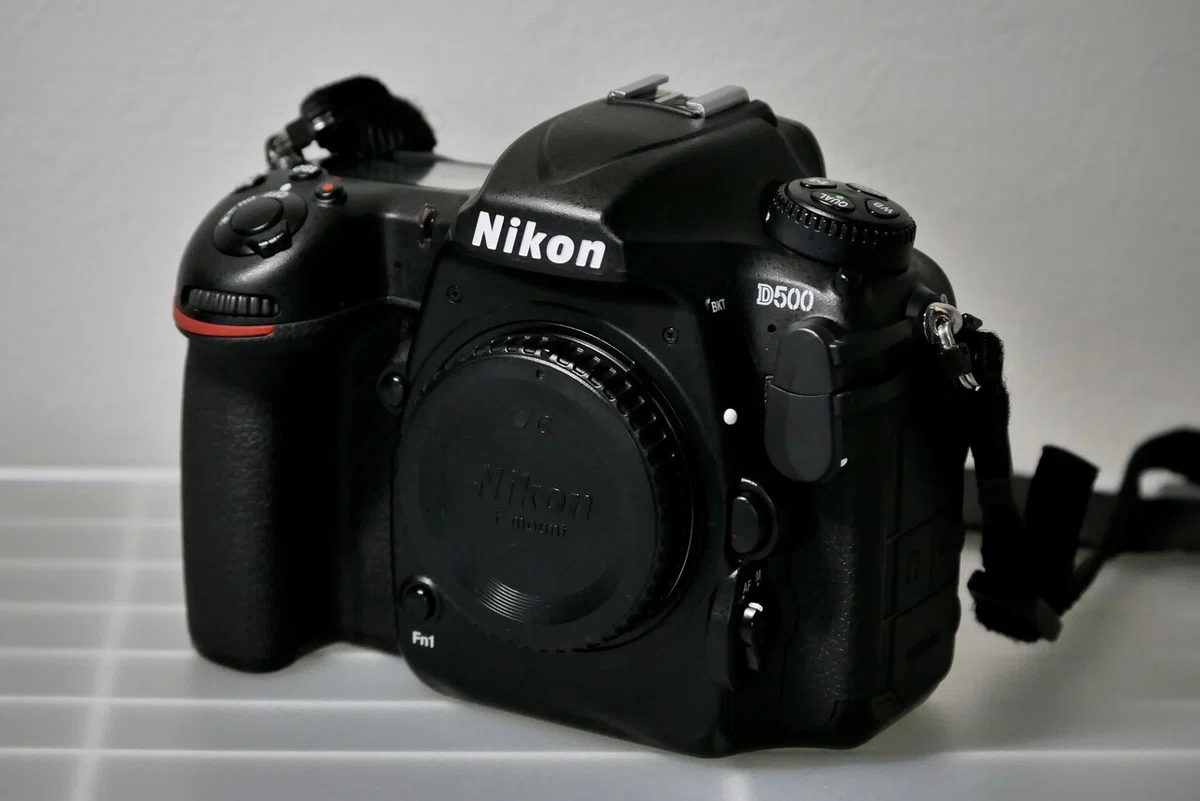 9/10まで！Nikon d5600とレンズ4本+その他(ストロボ、カラーレンズなど）