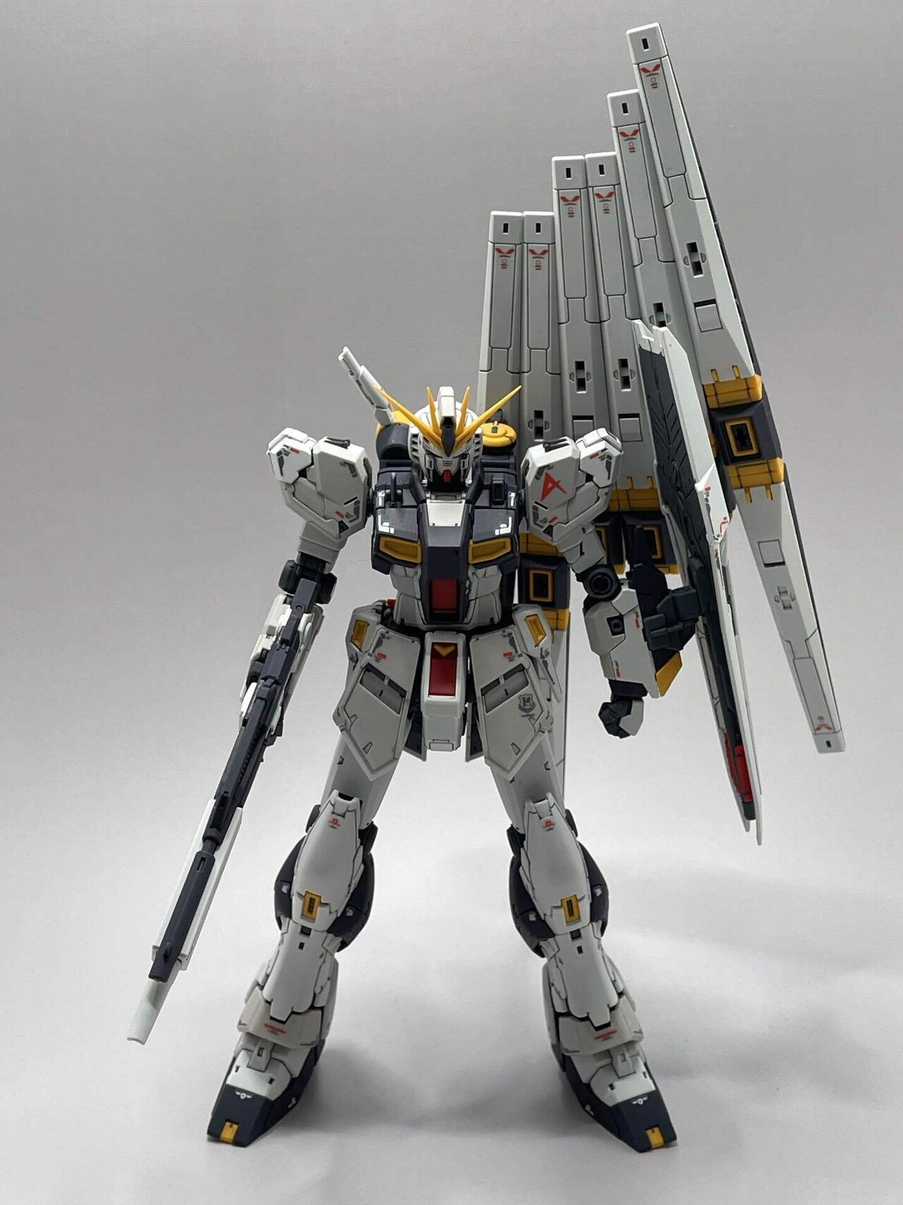 RG νガンダム ダブルフィンファンネル HWS 完成品　水転写式デカール仕上げ RG νガンダム （ダブル・フィン・ファンネル装備型） 塗装/完成