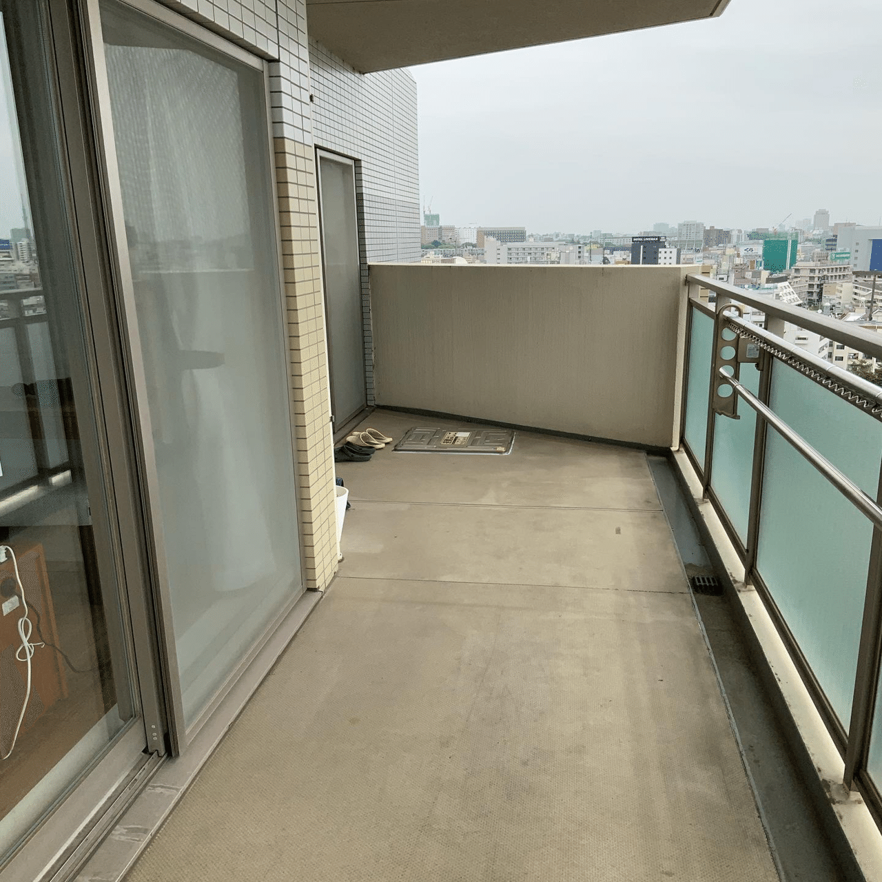 15階マンションのベランダを タイルでくつろぎ空間にdiy 早 Saki 海外みたいにセンスのある部屋のつくり方 8月発売 Note