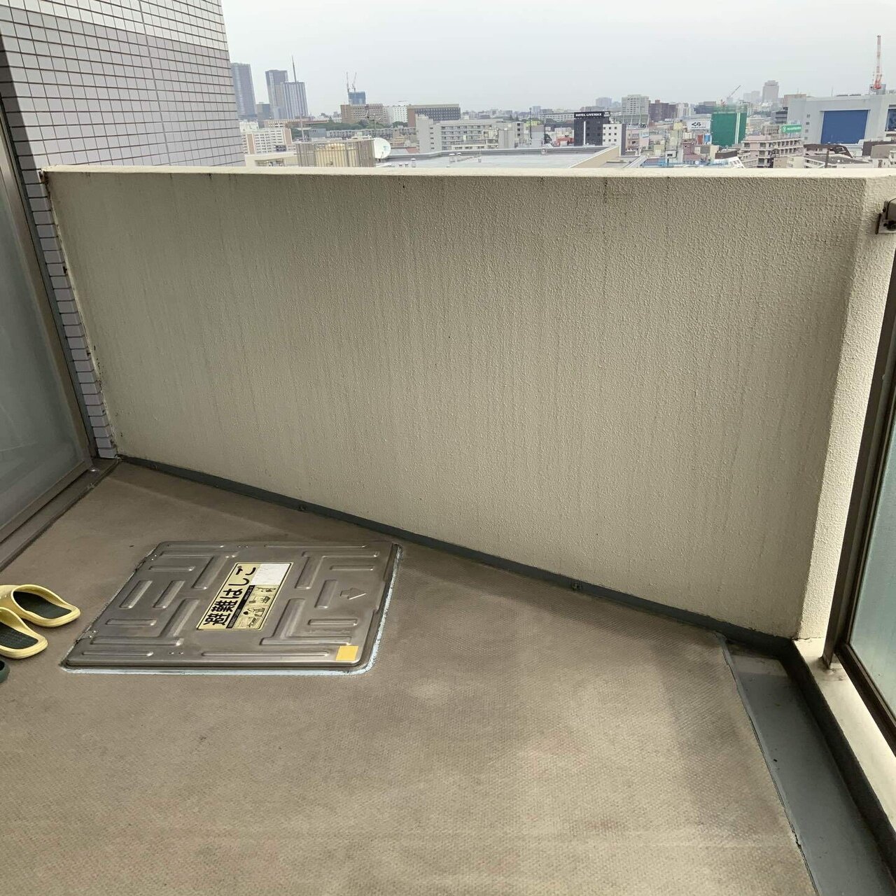 15階マンションのベランダを タイルでくつろぎ空間にdiy 早 Saki 海外みたいにセンスのある部屋のつくり方 8月発売 Note