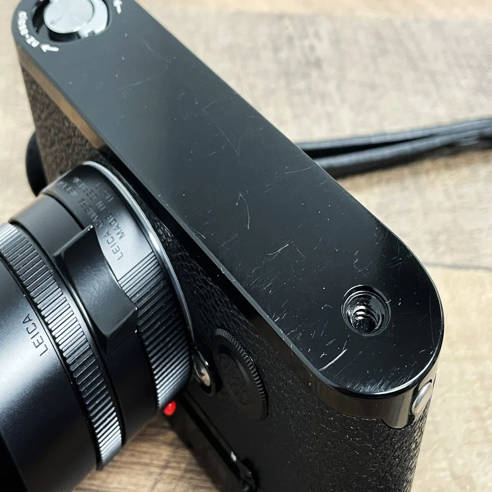 LEICA MPの塗装が少し剥げて真鍮が見えてきた ＜週末自家現像＞｜MOJA MOJA