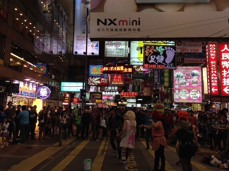 香港らしいネオン街