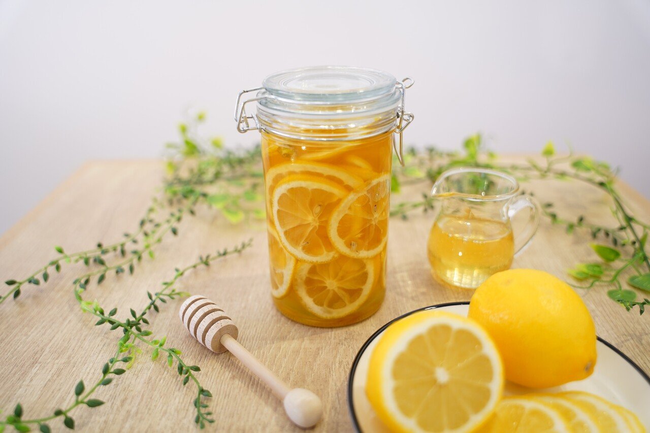 蜂蜜専門店のおススメレシピ】 夏にぴったりのハニーレモンソーダを作