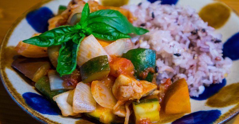 Youtube更新 夏野菜とチキンのトマト煮の作り方 食事で人生をかえる管理栄養士 木下ともえ 食トレーニング研究所 Note