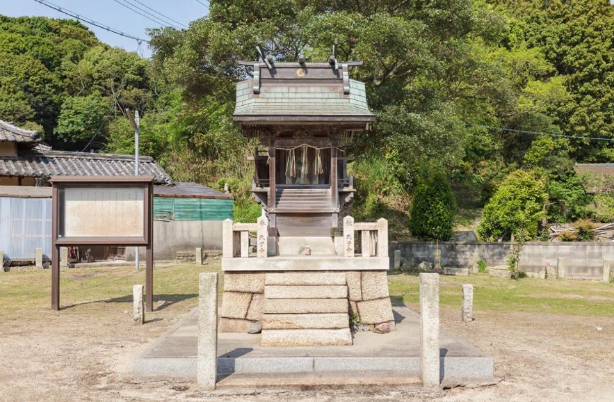 高島神社拝殿