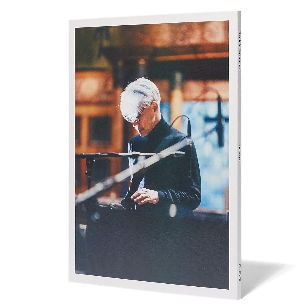 【坂本龍一】WIRED別冊　Ryuichi Sakamoto on async 坂本龍一】WIRED別冊Ryuichi Sakamoto on async