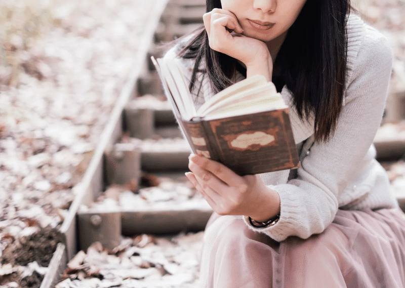 女性　本　読書