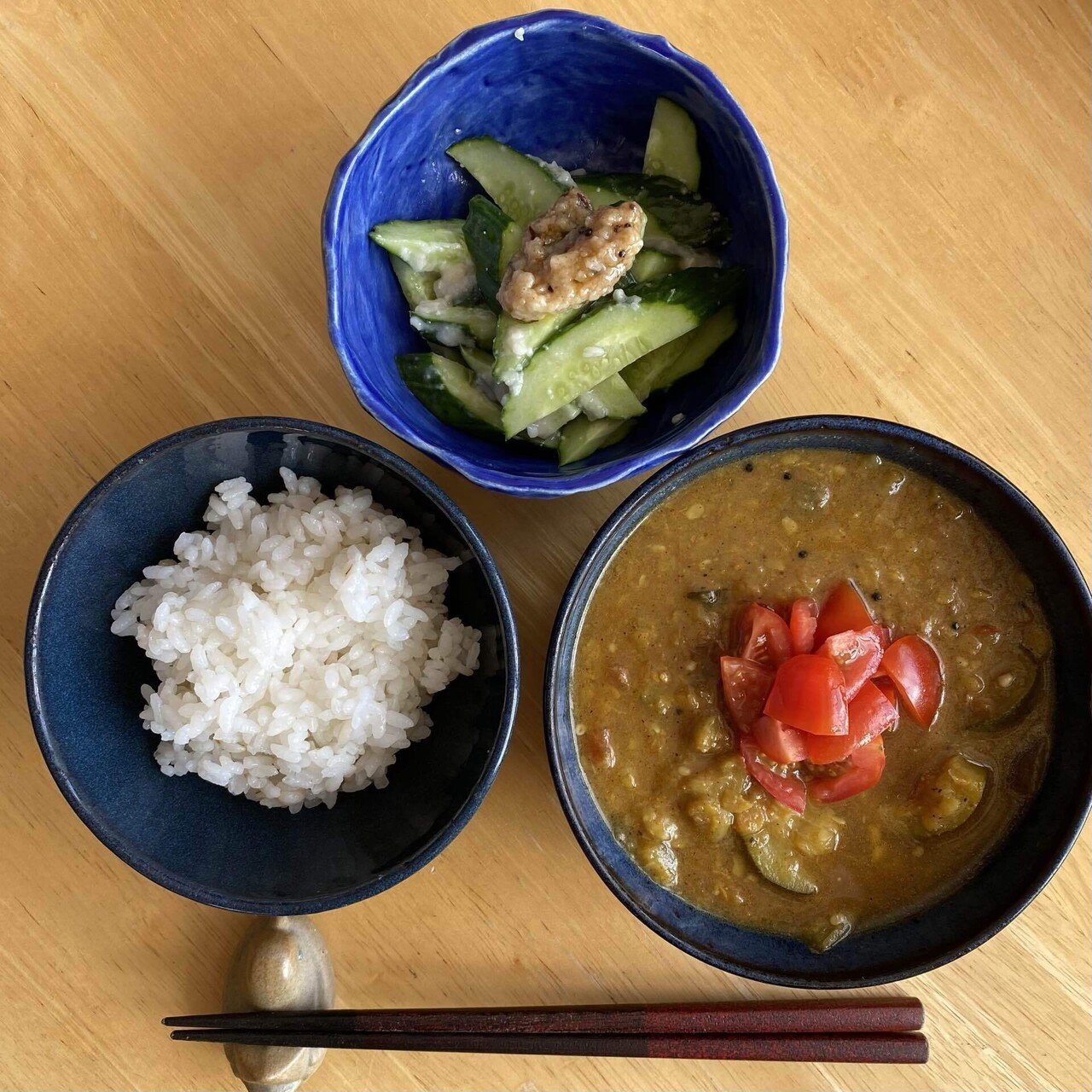 スパイス一汁一菜 夏野菜サンバル 塩麹きゅうりにスパイスオイル和えたもの ご飯はあえてバスマティ米でなく 麦入りごはん 暑くて汗かいた日にぴったりなお昼 ごはん 最近週3でサンバル食べているが 不思議と飽 わたなべ ますみ Note スパイス一汁一菜 夏野菜サンバル 塩麹きゅうりにスパイスオイル和えたもの ご飯はあえてバスマティ米でなく 麦入りごはん 暑くて汗かいた日にぴったりなお昼 ごはん 最近週3でサンバル食べているが 不思議と飽 わたなべ ますみ Note