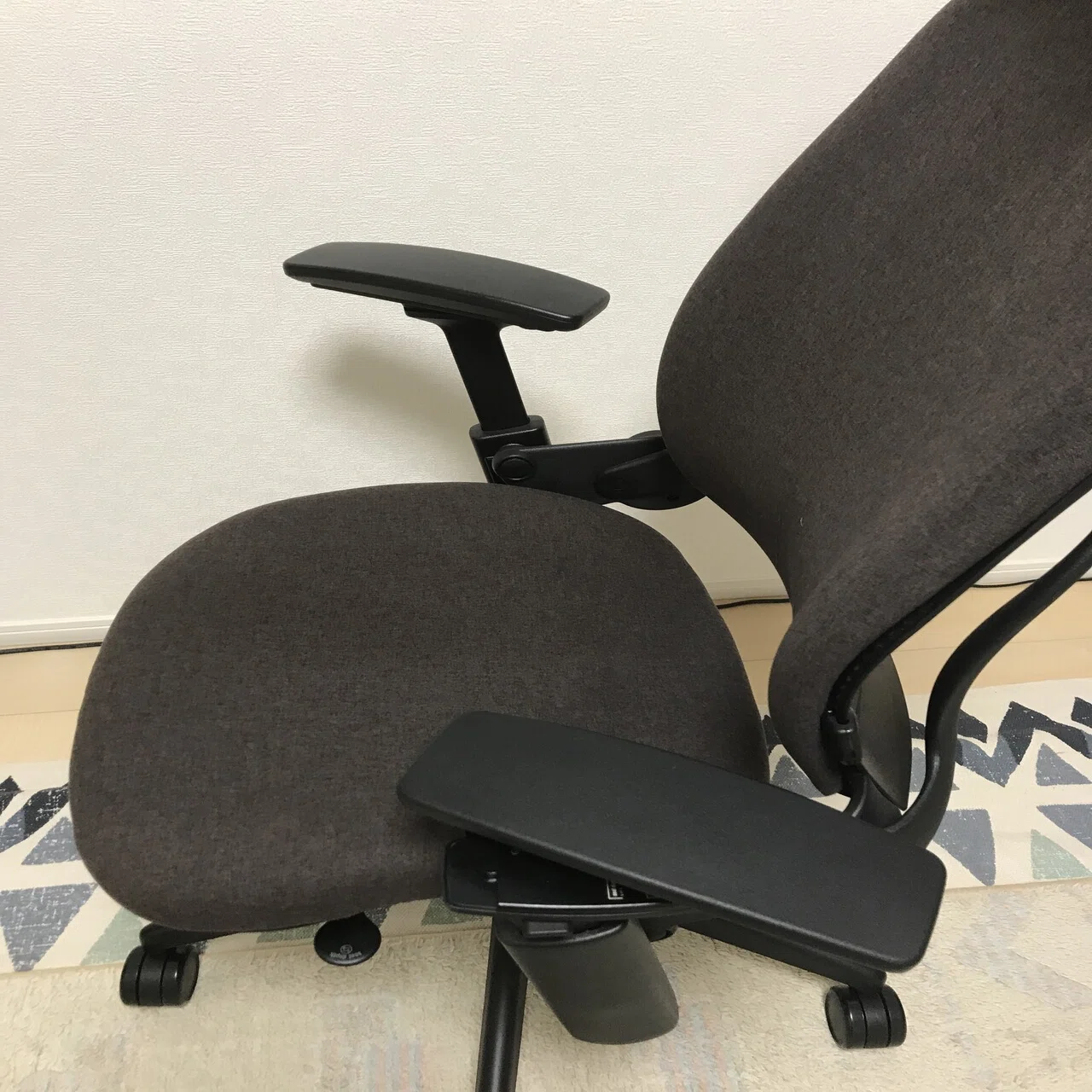 Leap V2 を買って腰痛とおさらばした話｜hatra