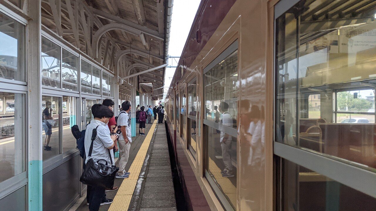 観光列車 昭和の旅気分を味わえるえちごトキめき鉄道の 観光急行 とみー Note 観光列車 昭和の旅気分を味わえるえちごトキめき鉄道の 観光急行 とみー Note