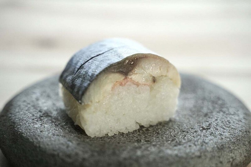 滋賀県朽木村の鯖寿司を 包装 重さ 会話の秒数 で食べ比べると 働き方のヒントが4つも見えた話 大越はじめ Note 滋賀県朽木村の鯖寿司を 包装 重さ 会話の秒数 で食べ比べると 働き方のヒントが4つも見えた話 大越はじめ Note
