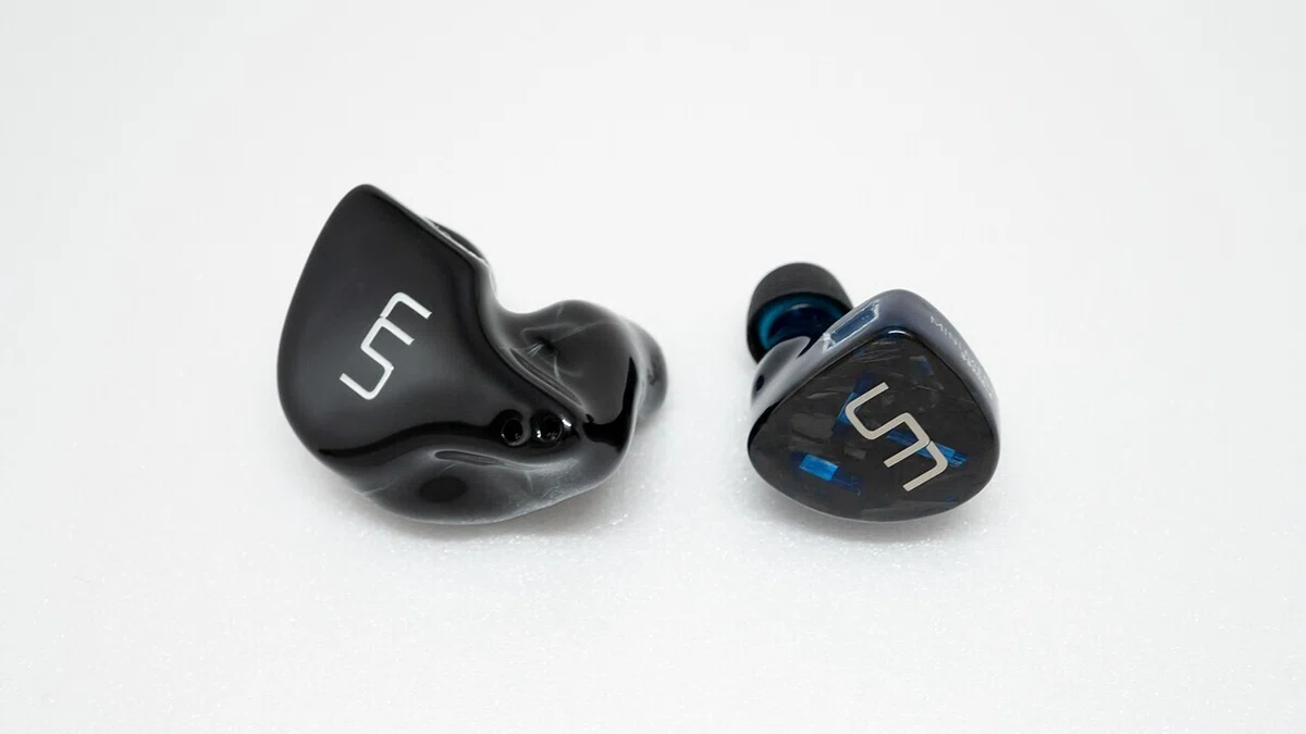 UM Unique Melody MENTOR V2 カスタムIEM 2pin UM Mentor V2を買いまし 