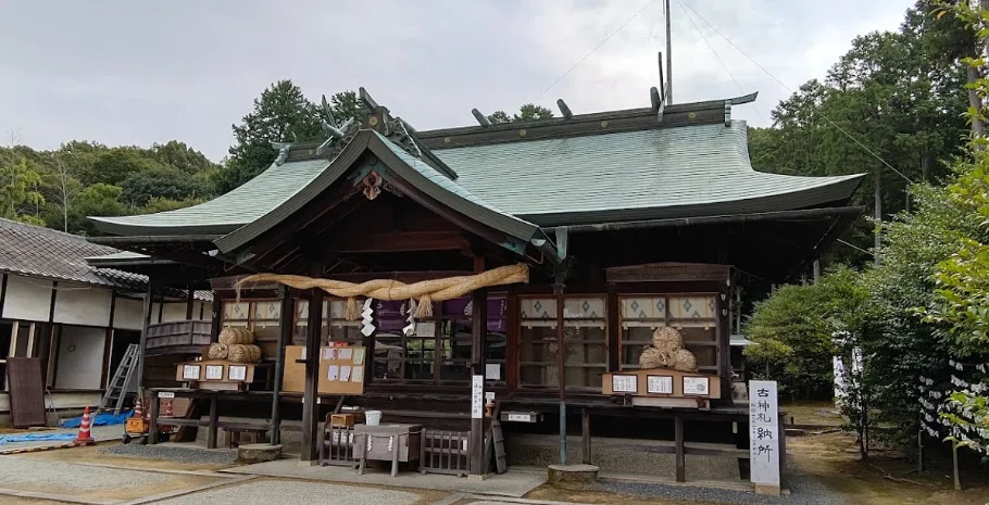 安仁神社拝殿
