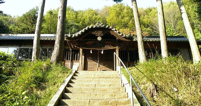 麻御山神社拝殿