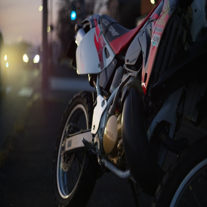 バイクに乗る理由。22年目の愛車-HONDA CRM250AR-｜南雲暁彦