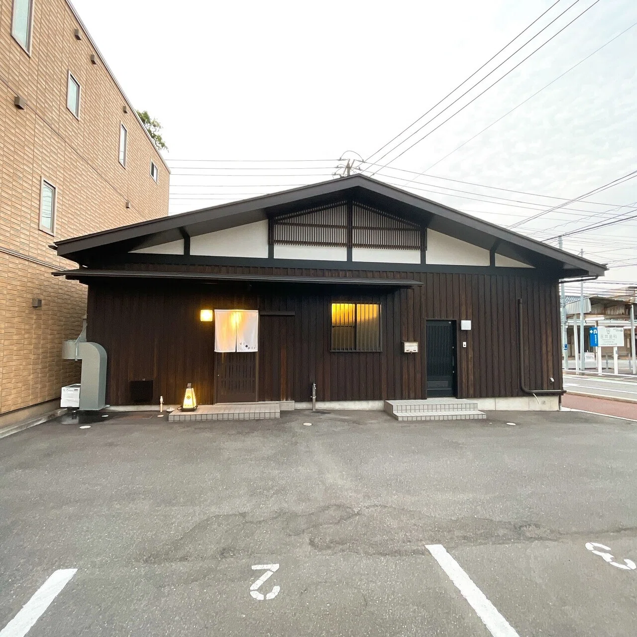 ミシュラン一つ星☆新潟が誇る老舗鮨店出身の大将の新潟前鮨を掲げる