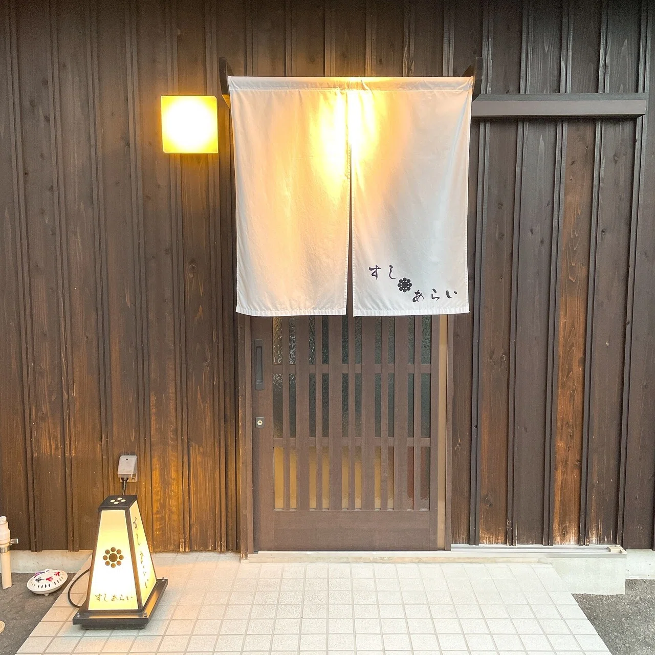 ミシュラン一つ星☆新潟が誇る老舗鮨店出身の大将の新潟前鮨を掲げる