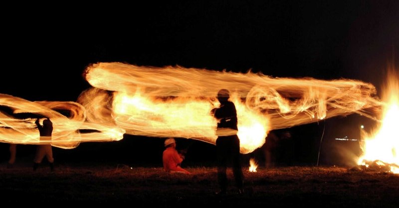 火揚げ、火祭り、虫送り…。真夏の夜、兵庫で続く炎の行事