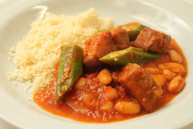 たまには煮込み料理をコトコトと 豚肉と白インゲン豆のトマト煮 樋口直哉 Travelingfoodlab Note