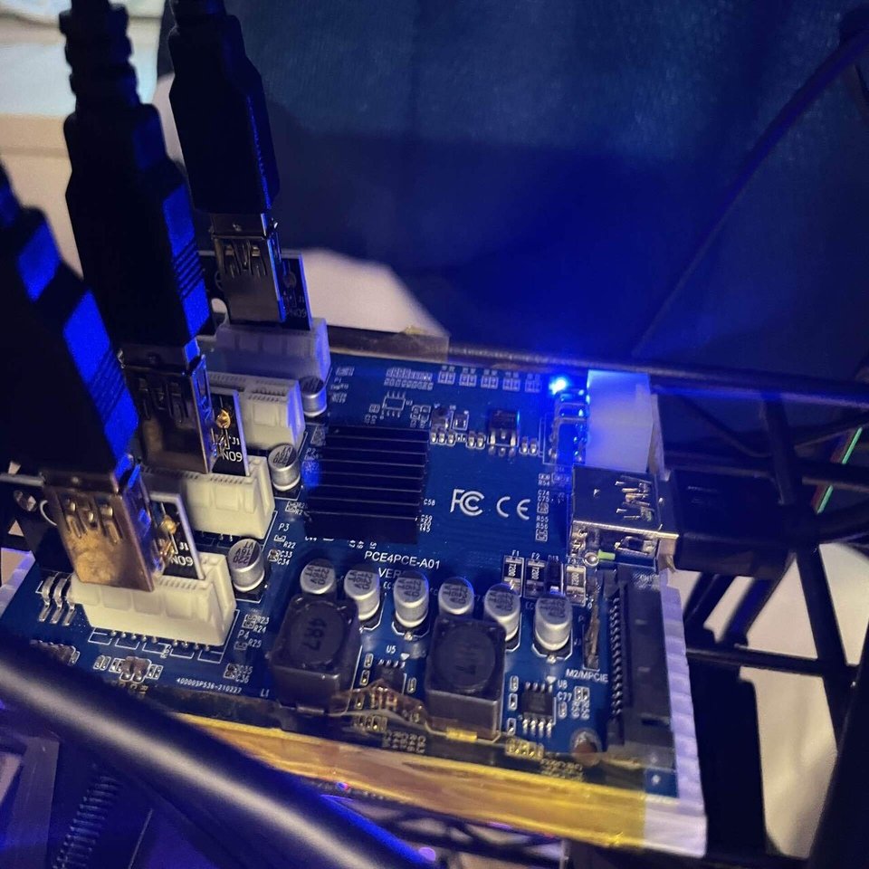 よく使っている4分岐ライザーカード集｜日本でのマイニングについて情報徹底公開！