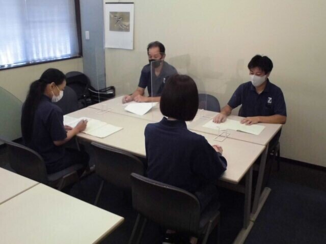 オンライン説明会、社内勉強会の様子
