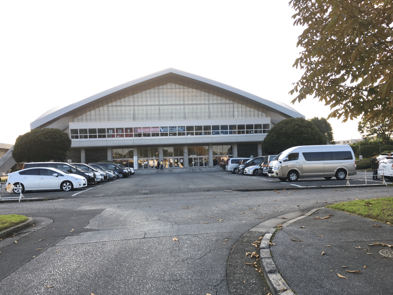 今日は 体操競技の男子団体決勝が見たいので 毎日投稿をスケッチのやつでカウントさせてくださいm M 男子団体ガンバー 写真は 体操 の試合をした栃木県体育館です とみせい 頑張り続ける人生 Note