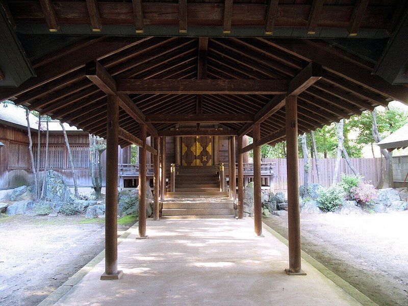 8明治川神社本殿