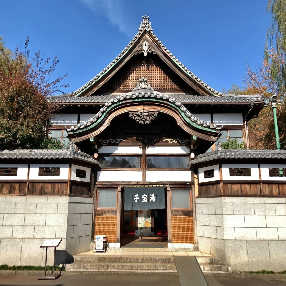 日本建築の屋根を特徴づける「唐破風」｜Aki@全国通訳案内士（英語）