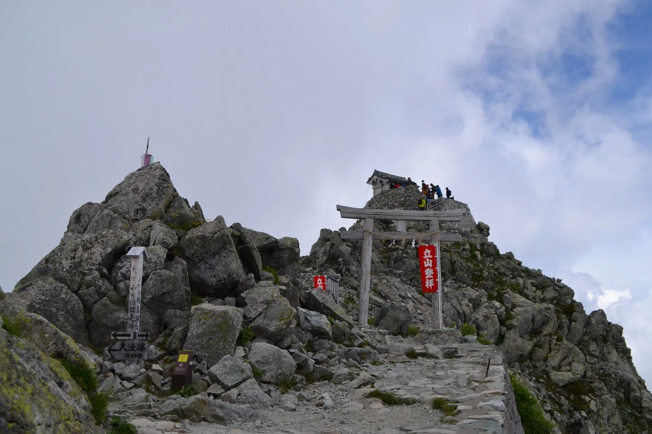 山伏と歩いた立山｜走山歩れぽれ
