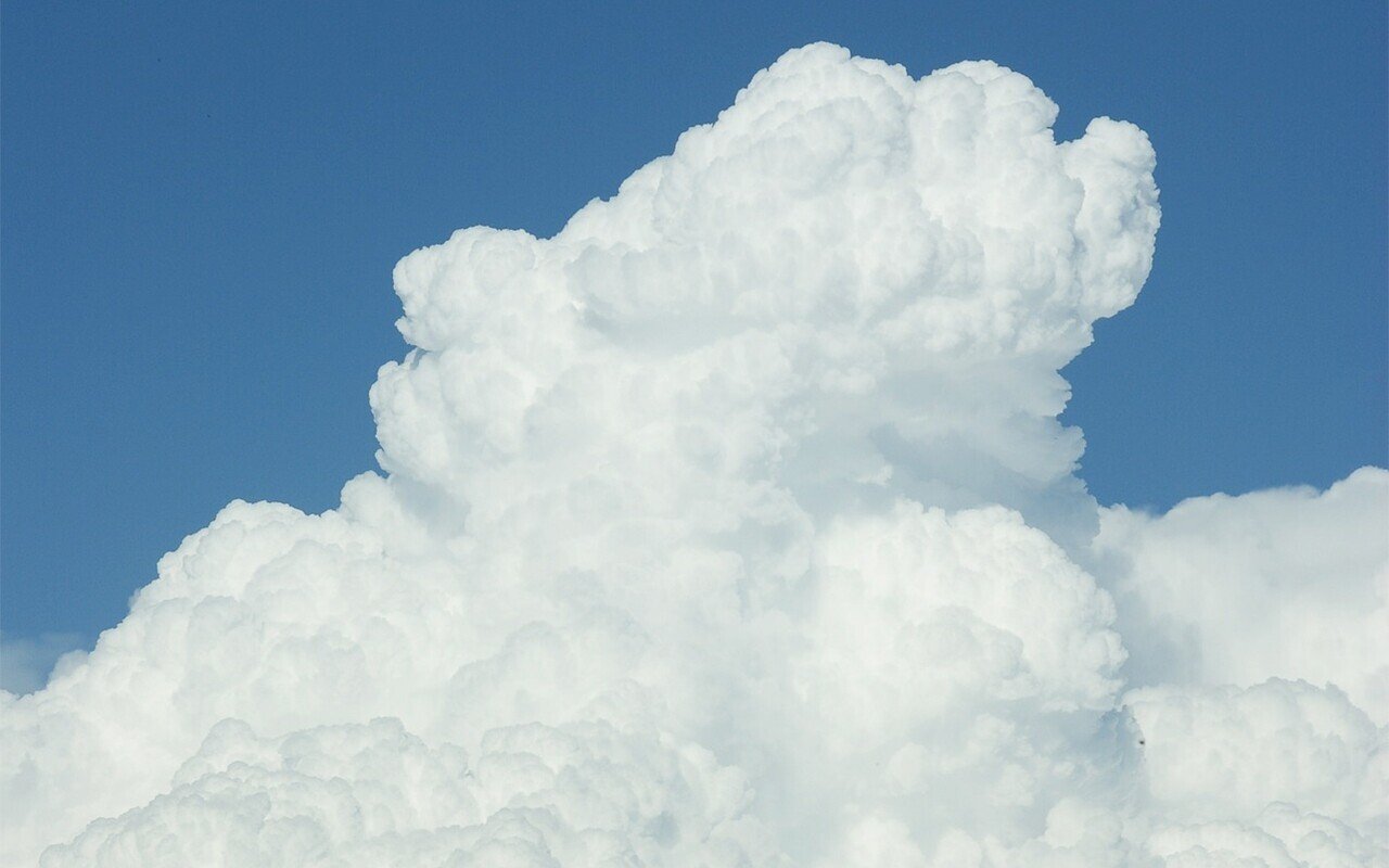 夏空とモコモコな雲｜4009_water