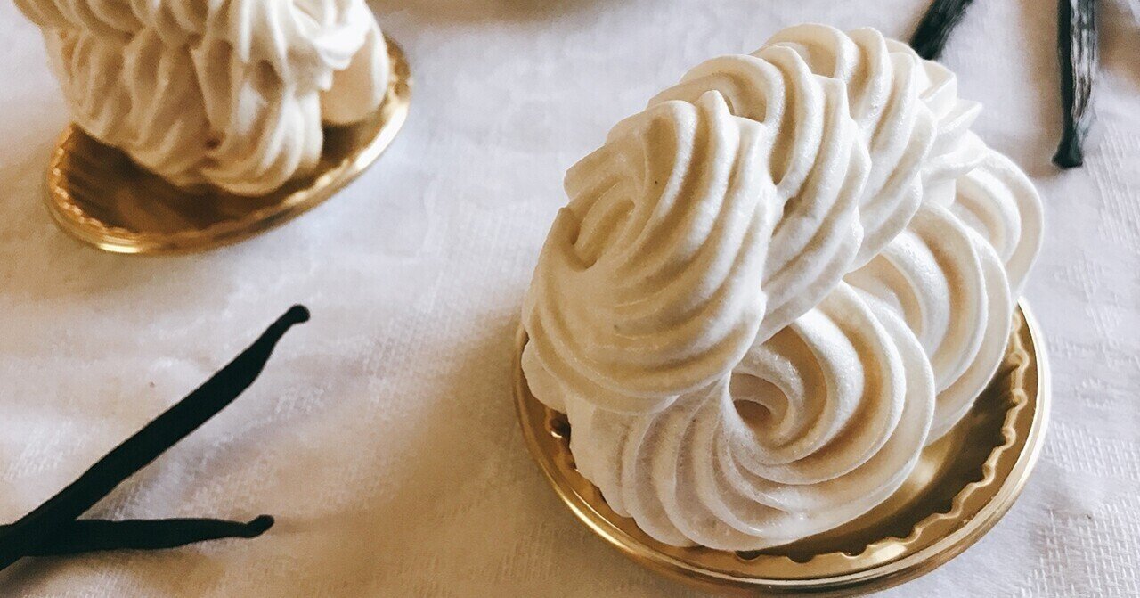 バニラのムラングシャンティ】上品なフランス菓子のバニラスイーツ