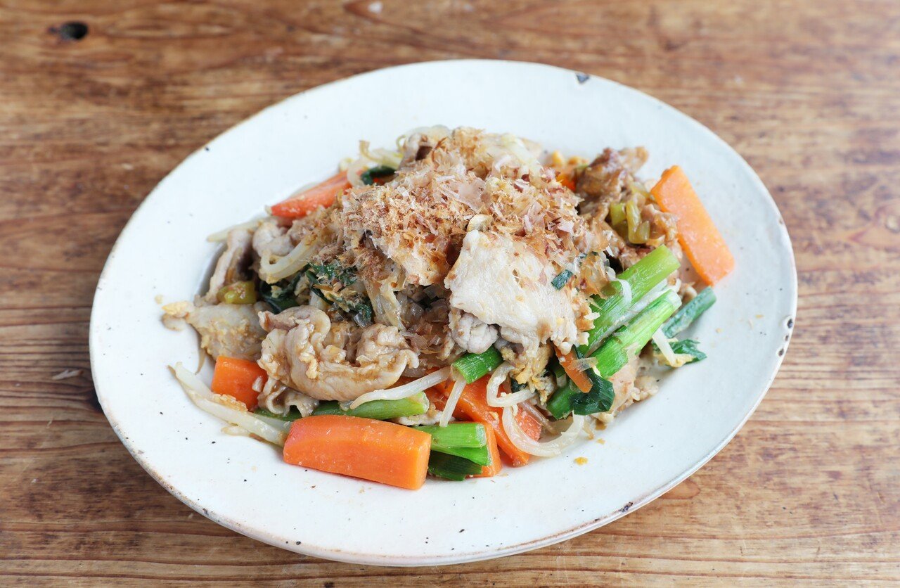 主菜 かつお薫る 豚こまのニラたま炒め 副菜 もずくトマト の作り方 ぐっち夫婦 料理家 Note 主菜 かつお薫る 豚こまのニラたま炒め 副菜 もずくトマト の作り方 ぐっち夫婦 料理家 Note