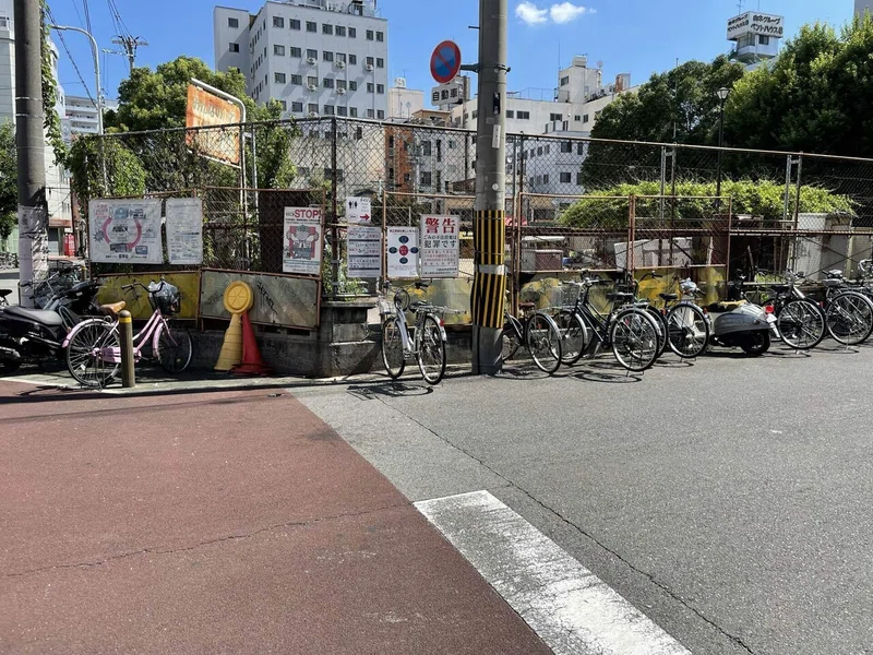 日本のスラム街で出会ったおじさんと3匹の猫と 温かさと あいりん地区 紺野天地 こんの てんち フリーライター Note